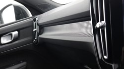 2023 (23) VOLVO XC40 2.0 B4P Plus Dark 5dr AWD Auto 5623127