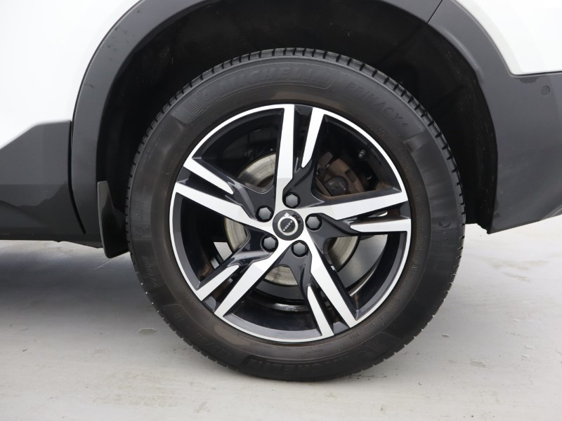 2023 (23) VOLVO XC40 2.0 B4P Plus Dark 5dr AWD Auto 5623094