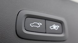 2023 (23) VOLVO XC40 2.0 B4P Plus Dark 5dr AWD Auto 5623096