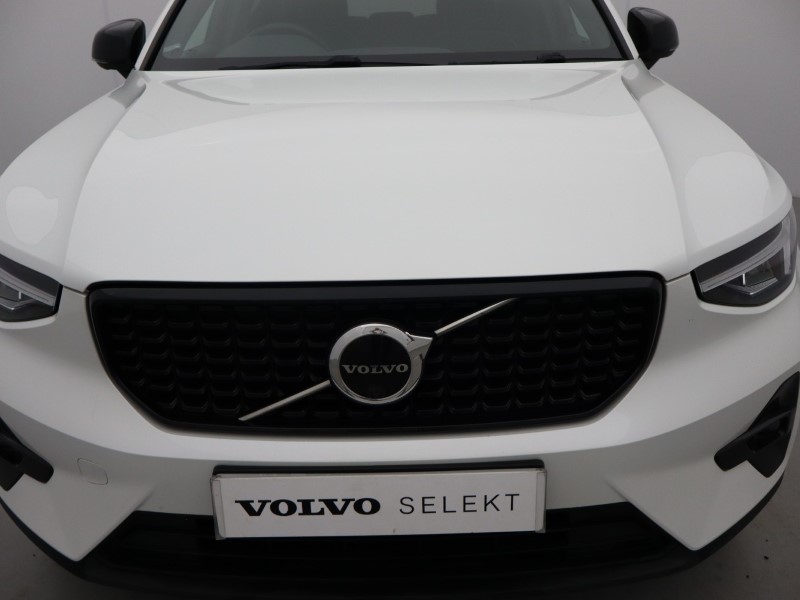 2023 (23) VOLVO XC40 2.0 B4P Plus Dark 5dr AWD Auto 5623086