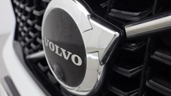 2023 (23) VOLVO XC40 2.0 B4P Plus Dark 5dr AWD Auto 5623085