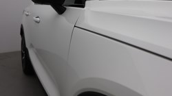 2023 (23) VOLVO XC40 2.0 B4P Plus Dark 5dr AWD Auto 5623089
