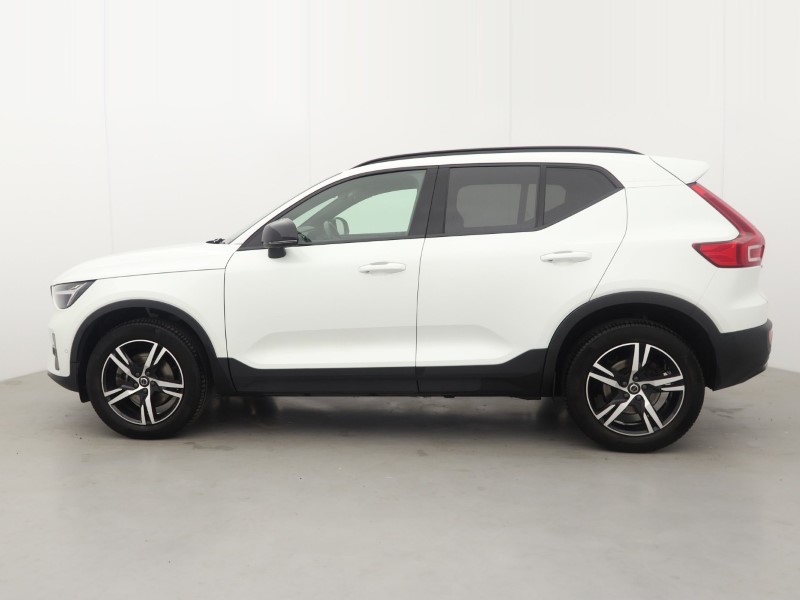 2023 (23) VOLVO XC40 2.0 B4P Plus Dark 5dr AWD Auto 5623078