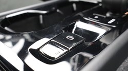 2023 (23) VOLVO XC40 2.0 B4P Plus Dark 5dr AWD Auto 5623126