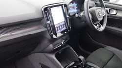 2023 (23) VOLVO XC40 2.0 B4P Plus Dark 5dr AWD Auto 5623113