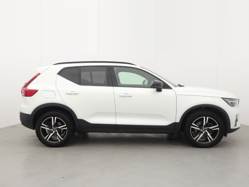2023 (23) VOLVO XC40 2.0 B4P Plus Dark 5dr AWD Auto 5623079