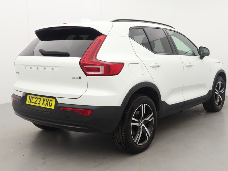 2023 (23) VOLVO XC40 2.0 B4P Plus Dark 5dr AWD Auto 5623081