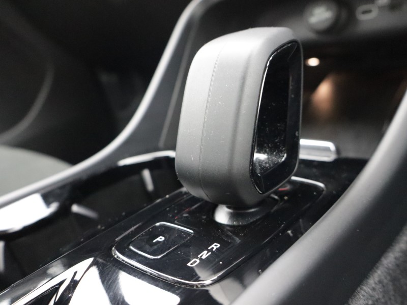 2023 (23) VOLVO XC40 2.0 B4P Plus Dark 5dr AWD Auto 5623125