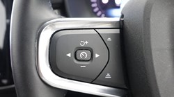 2023 (23) VOLVO XC40 2.0 B4P Plus Dark 5dr AWD Auto 5623114