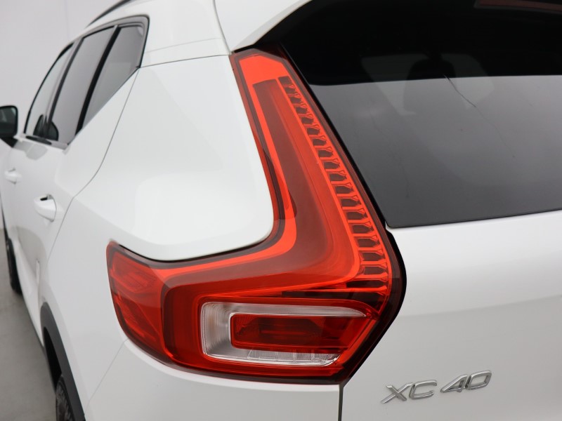 2023 (23) VOLVO XC40 2.0 B4P Plus Dark 5dr AWD Auto 5623090