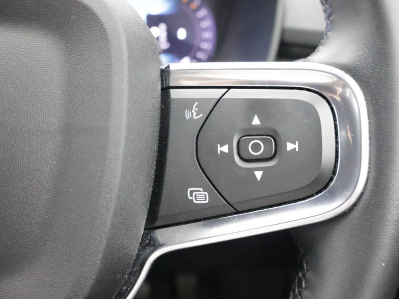 2023 (23) VOLVO XC40 2.0 B4P Plus Dark 5dr AWD Auto 5623115