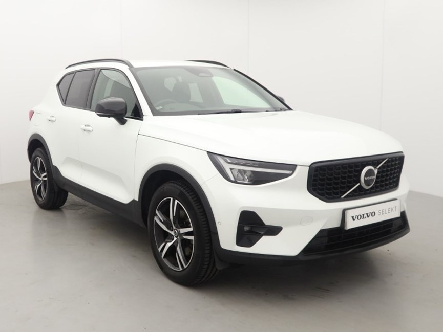 2023 (23) VOLVO XC40 2.0 B4P Plus Dark 5dr AWD Auto