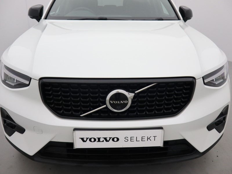 2023 (23) VOLVO XC40 2.0 B4P Plus Dark 5dr AWD Auto 5623088
