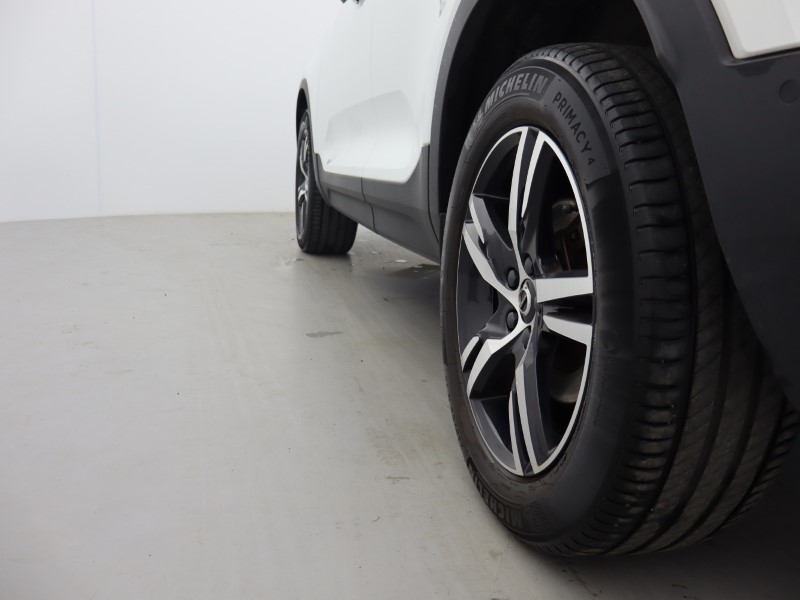 2023 (23) VOLVO XC40 2.0 B4P Plus Dark 5dr AWD Auto 5623095