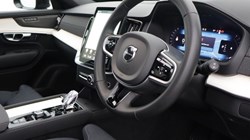2025 (25) VOLVO XC90 2.0 B5P Plus Dark 5dr AWD Geartronic 5636414