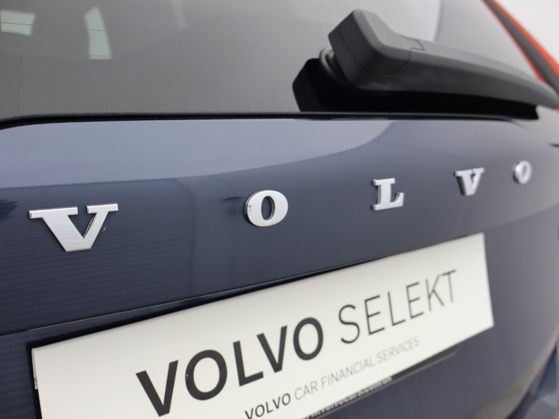 2025 (25) VOLVO XC90 2.0 B5P Plus Dark 5dr AWD Geartronic 5636395