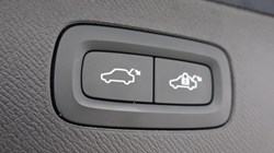 2025 (25) VOLVO XC90 2.0 B5P Plus Dark 5dr AWD Geartronic 5636399