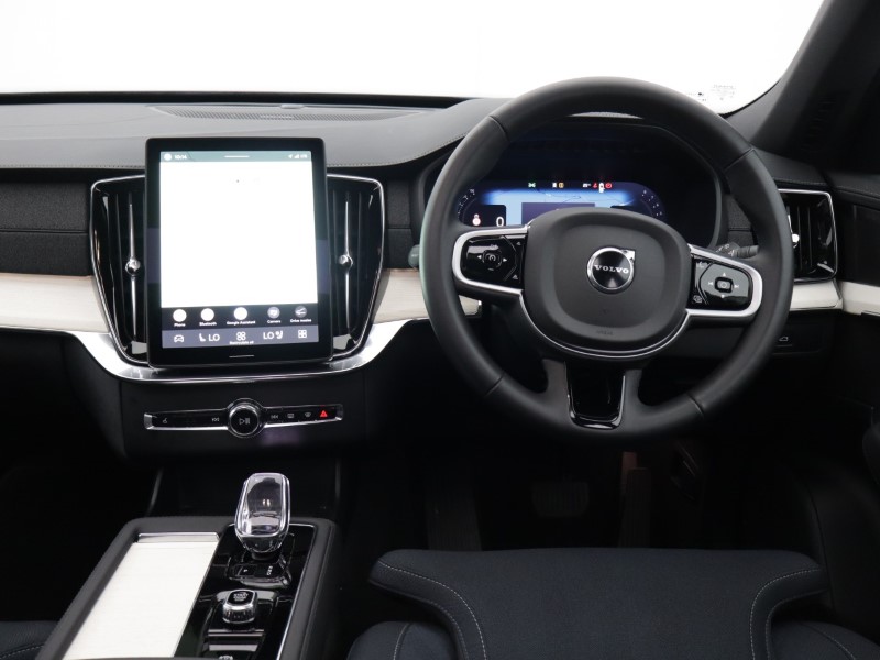 2025 (25) VOLVO XC90 2.0 B5P Plus Dark 5dr AWD Geartronic 5636428
