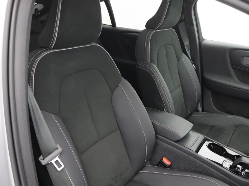 2023 (23) VOLVO C40 170kW Recharge Ultimate 69kWh 5dr Auto 5665857