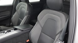 2021 (21) VOLVO XC60 2.0 B5P R DESIGN 5dr Geartronic 5620620