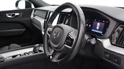 2021 (21) VOLVO XC60 2.0 B5P R DESIGN 5dr Geartronic 5620616