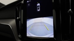 2021 (21) VOLVO XC60 2.0 B5P R DESIGN 5dr Geartronic 5620635