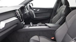 2021 (21) VOLVO XC60 2.0 B5P R DESIGN 5dr Geartronic 5620609