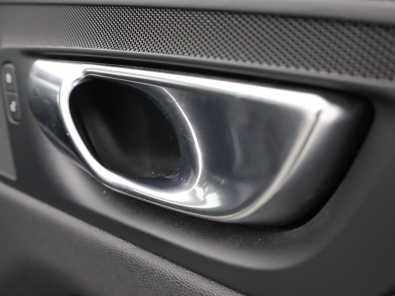 2021 (21) VOLVO XC60 2.0 B5P R DESIGN 5dr Geartronic 5620614