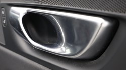2021 (21) VOLVO XC60 2.0 B5P R DESIGN 5dr Geartronic 5620614