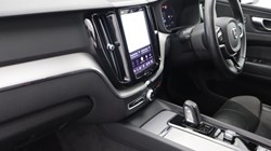 2021 (21) VOLVO XC60 2.0 B5P R DESIGN 5dr Geartronic 5620622