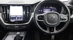 2021 (21) VOLVO XC60 2.0 B5P R DESIGN 5dr Geartronic 5620628