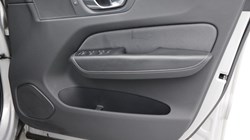 2021 (21) VOLVO XC60 2.0 B5P R DESIGN 5dr Geartronic 5620611