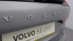 2021 (21) VOLVO XC60 2.0 B5P R DESIGN 5dr Geartronic 5620601