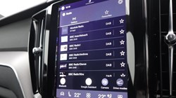 2021 (21) VOLVO XC60 2.0 B5P R DESIGN 5dr Geartronic 5620636