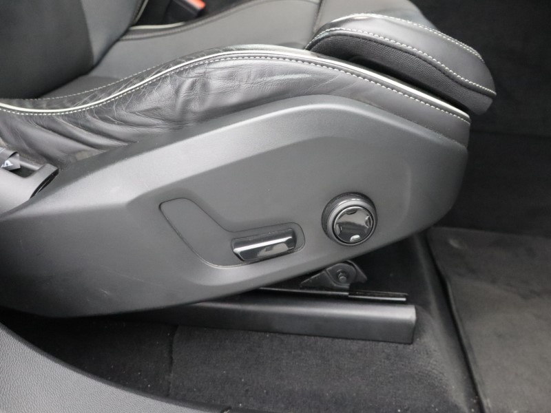 2021 (21) VOLVO XC60 2.0 B5P R DESIGN 5dr Geartronic 5620617