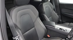 2021 (21) VOLVO XC60 2.0 B5P R DESIGN 5dr Geartronic 5620619