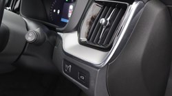 2021 (21) VOLVO XC60 2.0 B5P R DESIGN 5dr Geartronic 5620615