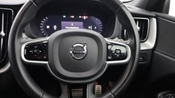 2021 (21) VOLVO XC60 2.0 B5P R DESIGN 5dr Geartronic 5620629