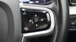 2021 (21) VOLVO XC60 2.0 B5P R DESIGN 5dr Geartronic 5620633