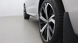 2021 (21) VOLVO XC60 2.0 B5P R DESIGN 5dr Geartronic 5620608