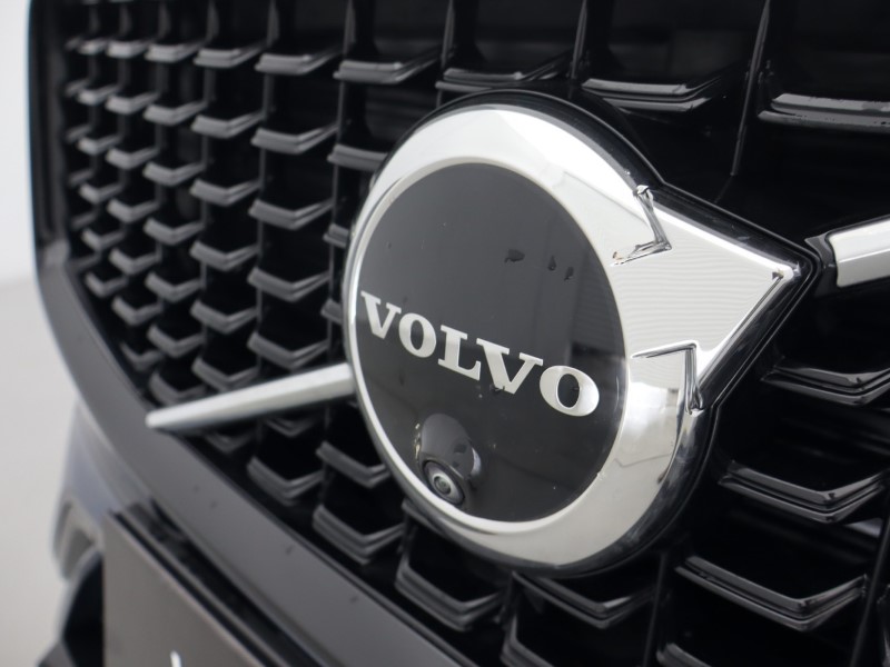 2025 (74) VOLVO XC60 2.0 B5P Plus Dark 5dr AWD Geartronic 5657365