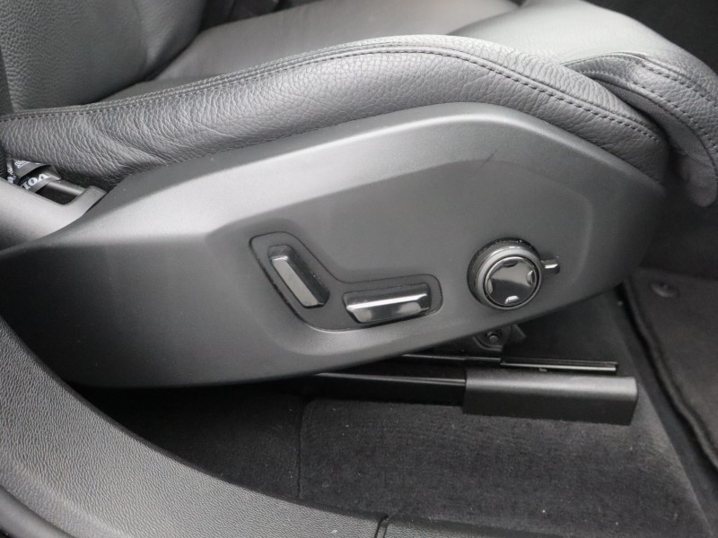 2025 (74) VOLVO XC60 2.0 B5P Plus Dark 5dr AWD Geartronic 5657387
