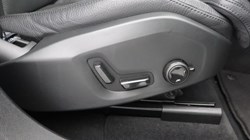 2025 (74) VOLVO XC60 2.0 B5P Plus Dark 5dr AWD Geartronic 5657387