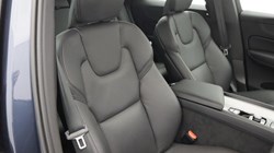 2025 (74) VOLVO XC60 2.0 B5P Plus Dark 5dr AWD Geartronic 5657389