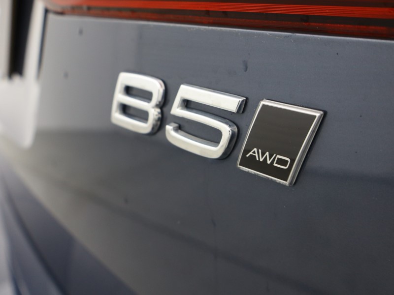2025 (74) VOLVO XC60 2.0 B5P Plus Dark 5dr AWD Geartronic 5657370