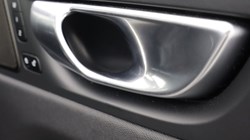 2025 (74) VOLVO XC60 2.0 B5P Plus Dark 5dr AWD Geartronic 5657383