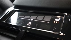 2025 (74) VOLVO XC60 2.0 B5P Plus Dark 5dr AWD Geartronic 5657398