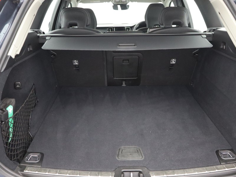 2025 (74) VOLVO XC60 2.0 B5P Plus Dark 5dr AWD Geartronic 5657371