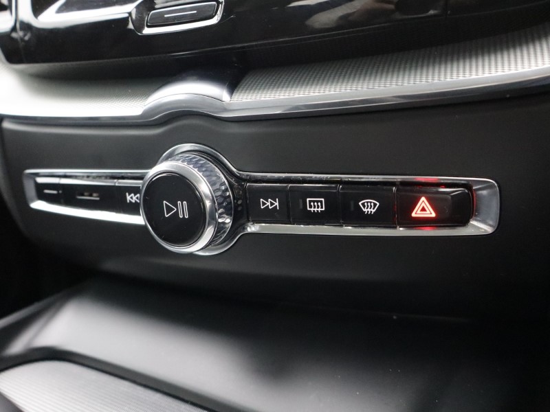 2025 (74) VOLVO XC60 2.0 B5P Plus Dark 5dr AWD Geartronic 5657412