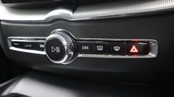 2025 (74) VOLVO XC60 2.0 B5P Plus Dark 5dr AWD Geartronic 5657412